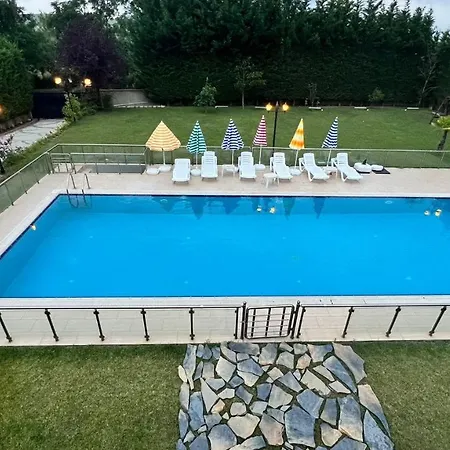 מלון Private With Swimming Pool